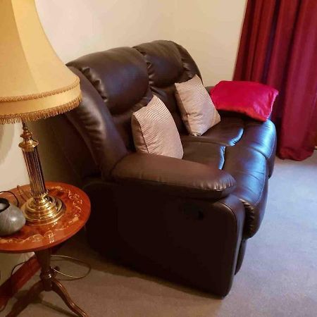 67 Templegrove Apartment Лъндъндери Екстериор снимка